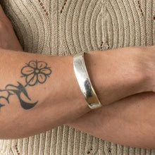 Load image into Gallery viewer, Chunky Flat Bangle
