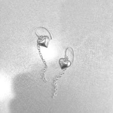 Load image into Gallery viewer, Bubble Heart Earring w. chain
