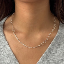 Load image into Gallery viewer, Circle Chain Necklace
