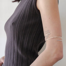 Load image into Gallery viewer, Spiral Arm Cuff
