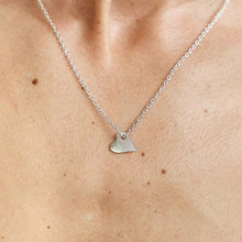 Load image into Gallery viewer, Side heart Necklace
