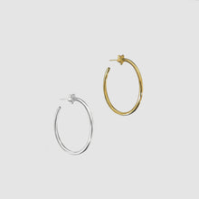 Load image into Gallery viewer, Tiny star hoops
